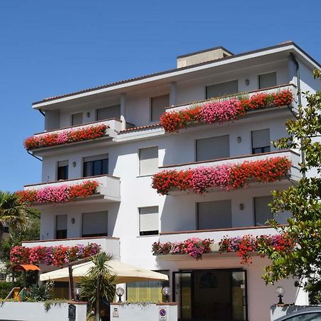 Апарт отель Orchidea Marina Тиррения Экстерьер фото